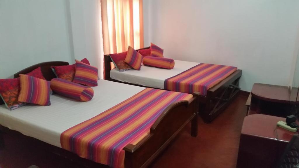 Bevary City Hotel Anuradhapura Dış mekan fotoğraf