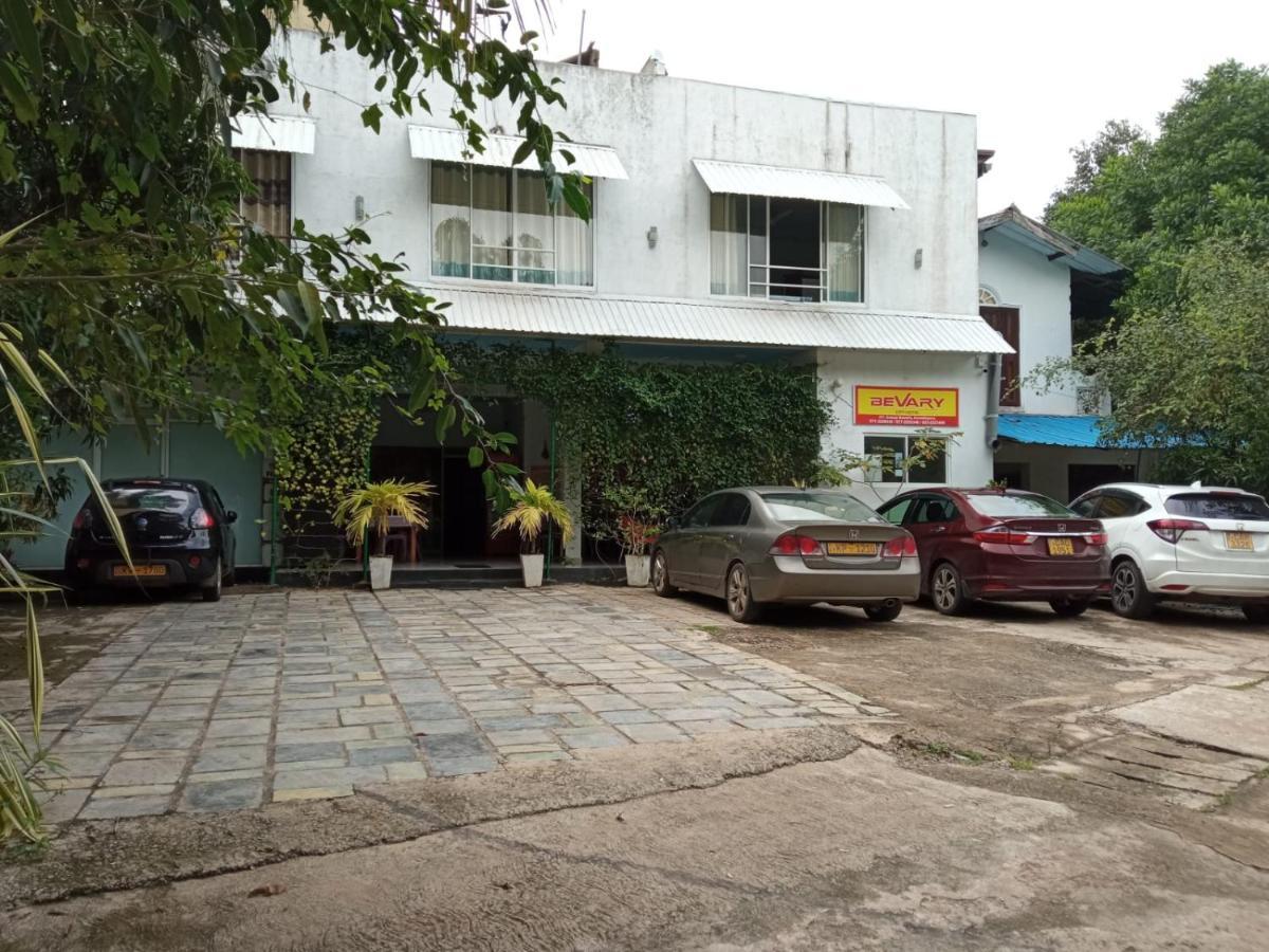 Bevary City Hotel Anuradhapura Dış mekan fotoğraf