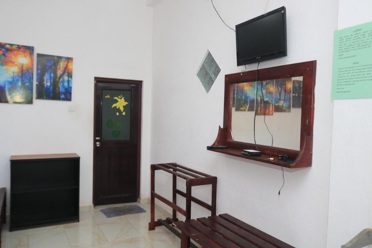 Bevary City Hotel Anuradhapura Dış mekan fotoğraf