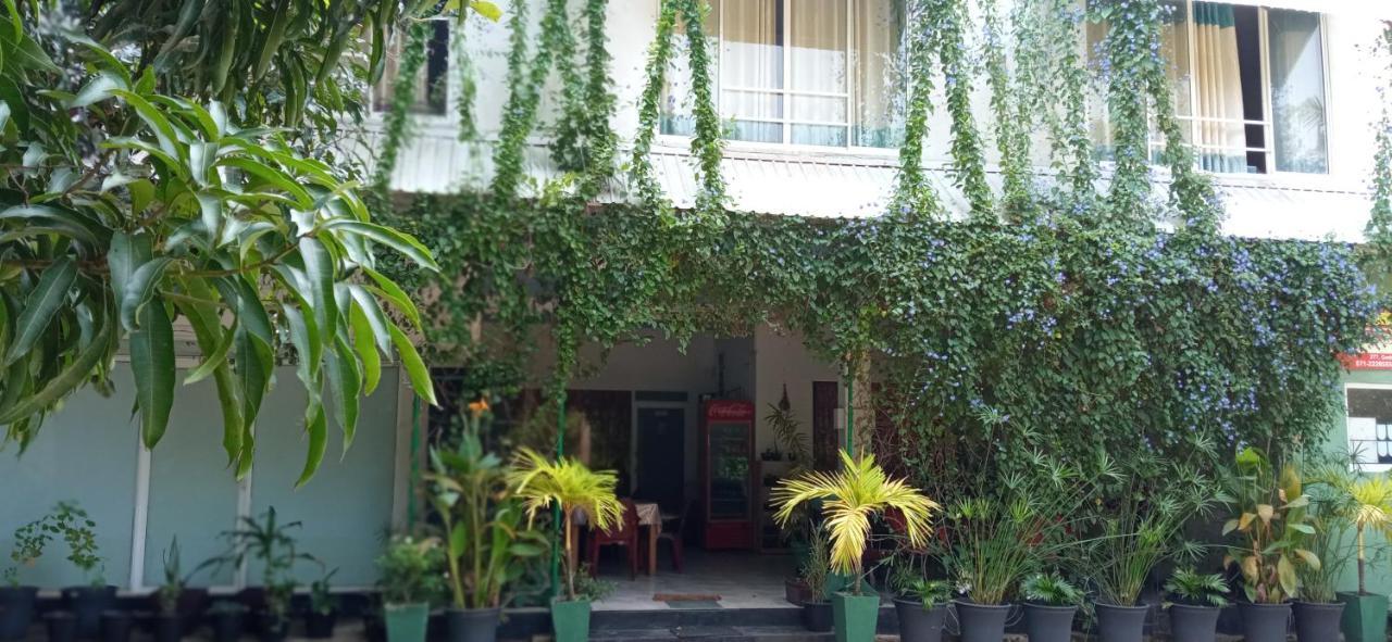 Bevary City Hotel Anuradhapura Dış mekan fotoğraf