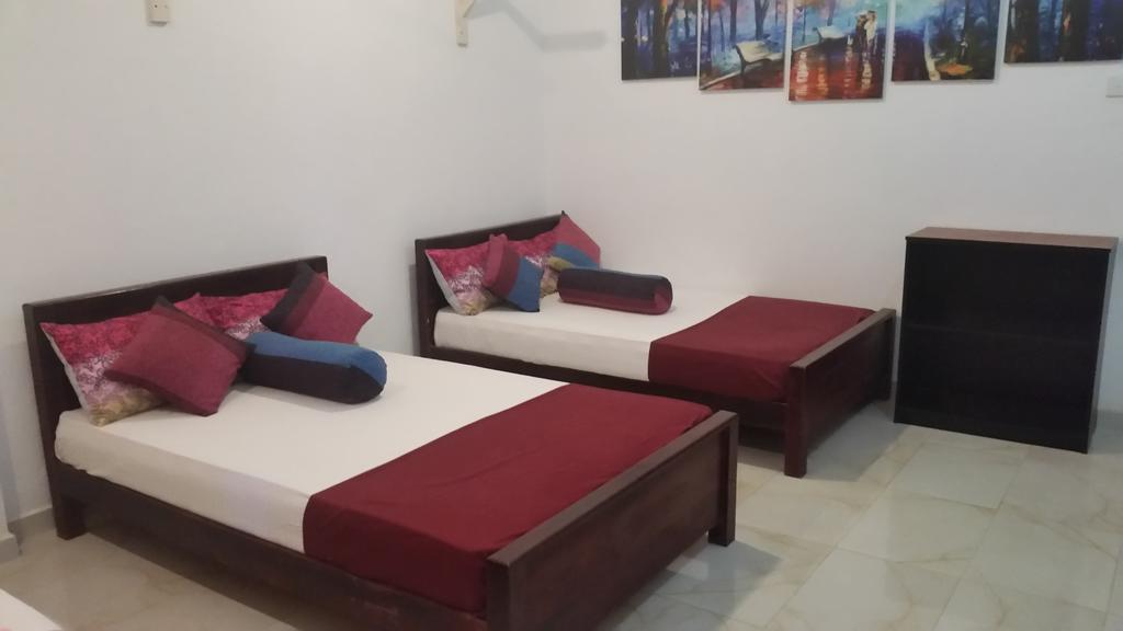 Bevary City Hotel Anuradhapura Dış mekan fotoğraf