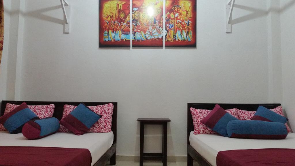 Bevary City Hotel Anuradhapura Dış mekan fotoğraf