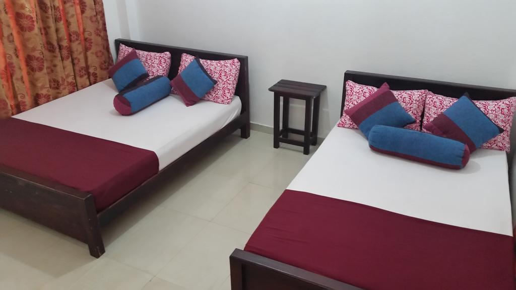 Bevary City Hotel Anuradhapura Dış mekan fotoğraf