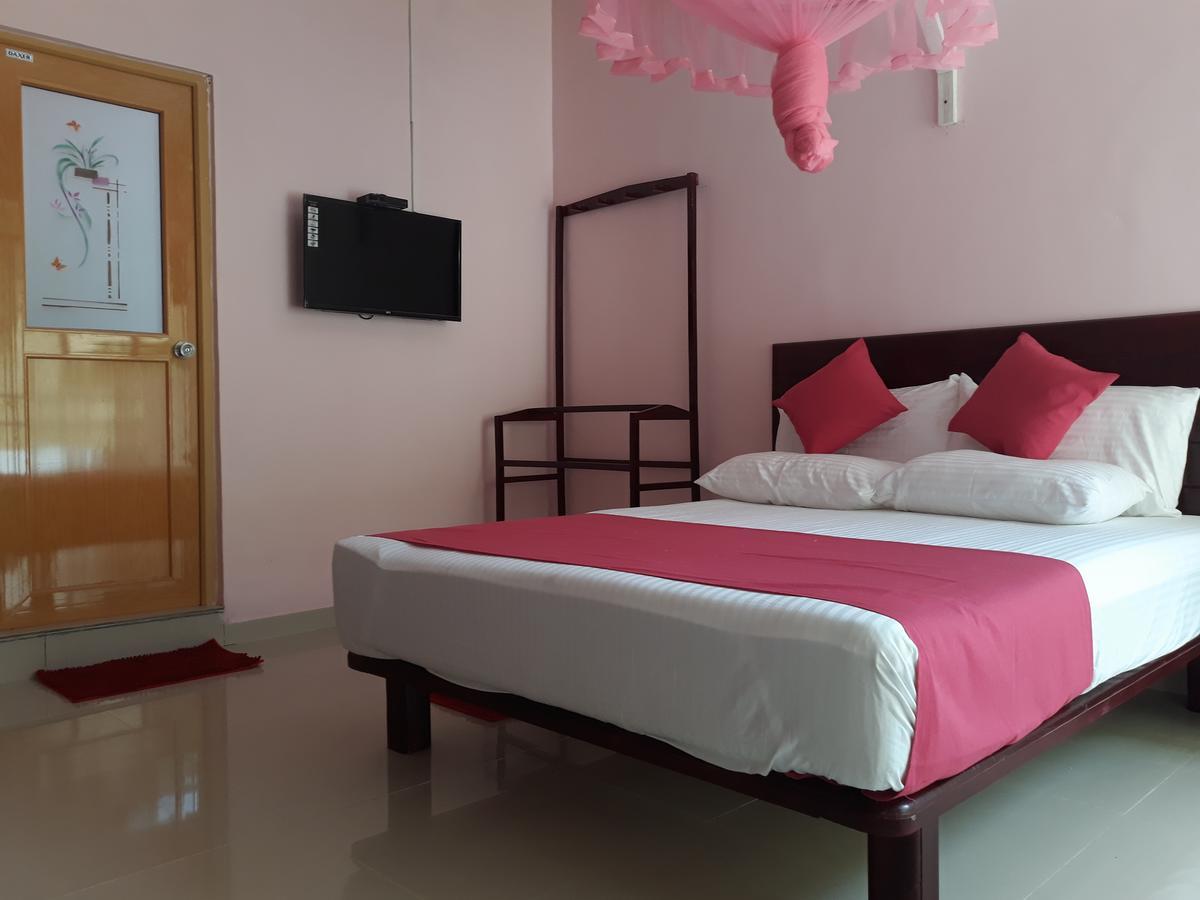 Bevary City Hotel Anuradhapura Dış mekan fotoğraf